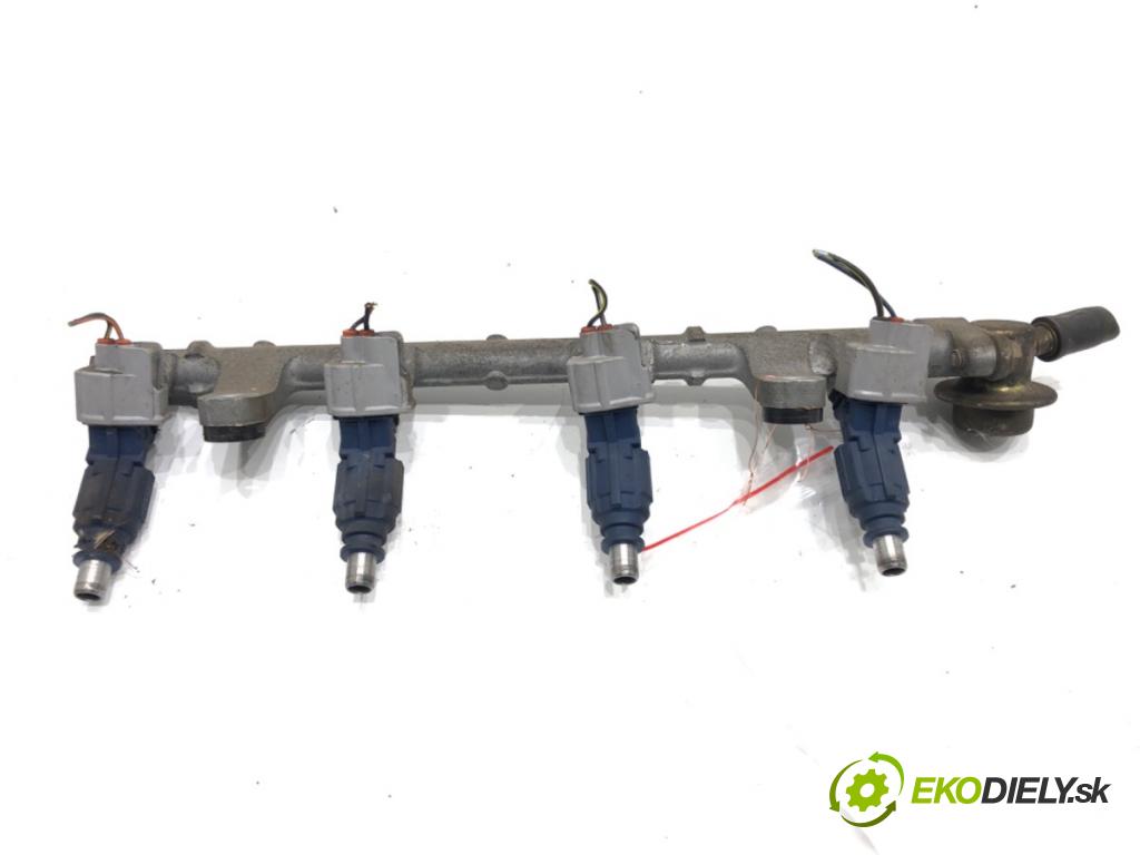 TOYOTA YARIS (_P1_) 1999 - 2005    1.0 (SCP10_) 48 kW [65 KM] benzyna 2003 - 2005  Lišta vstrekovacia 0280156067 (Vstrekovacie lišty)
