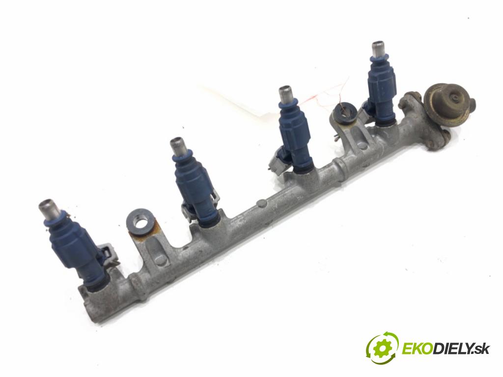 TOYOTA YARIS (_P1_) 1999 - 2005    1.0 (SCP10_) 48 kW [65 KM] benzyna 2003 - 2005  Lišta vstrekovacia 0280156067 (Vstrekovacie lišty)