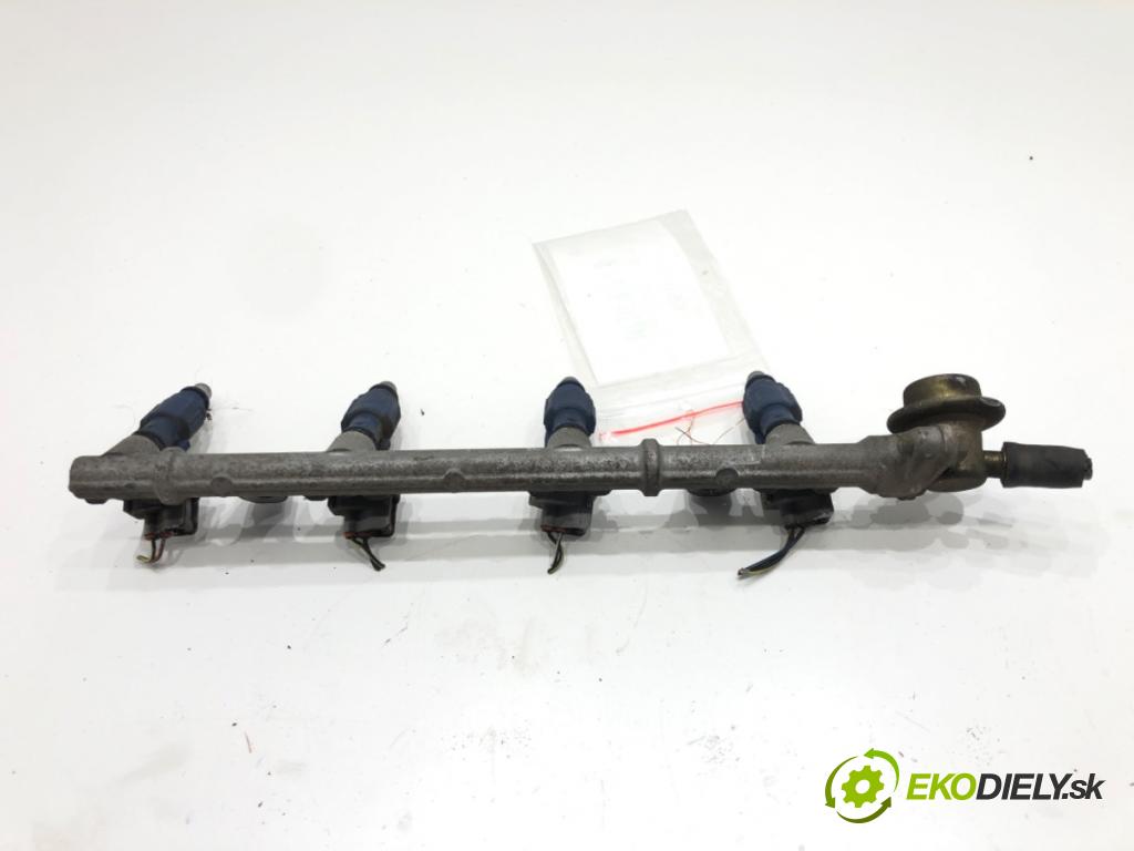 TOYOTA YARIS (_P1_) 1999 - 2005    1.0 (SCP10_) 48 kW [65 KM] benzyna 2003 - 2005  Lišta vstrekovacia 0280156067 (Vstrekovacie lišty)