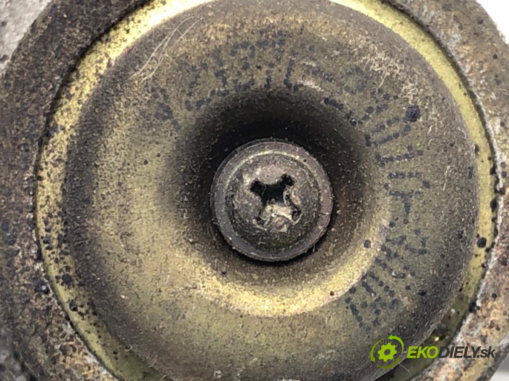 TOYOTA YARIS (_P1_) 1999 - 2005    1.0 (SCP10_) 48 kW [65 KM] benzyna 2003 - 2005  Lišta vstrekovacia 0280156067 (Vstrekovacie lišty)