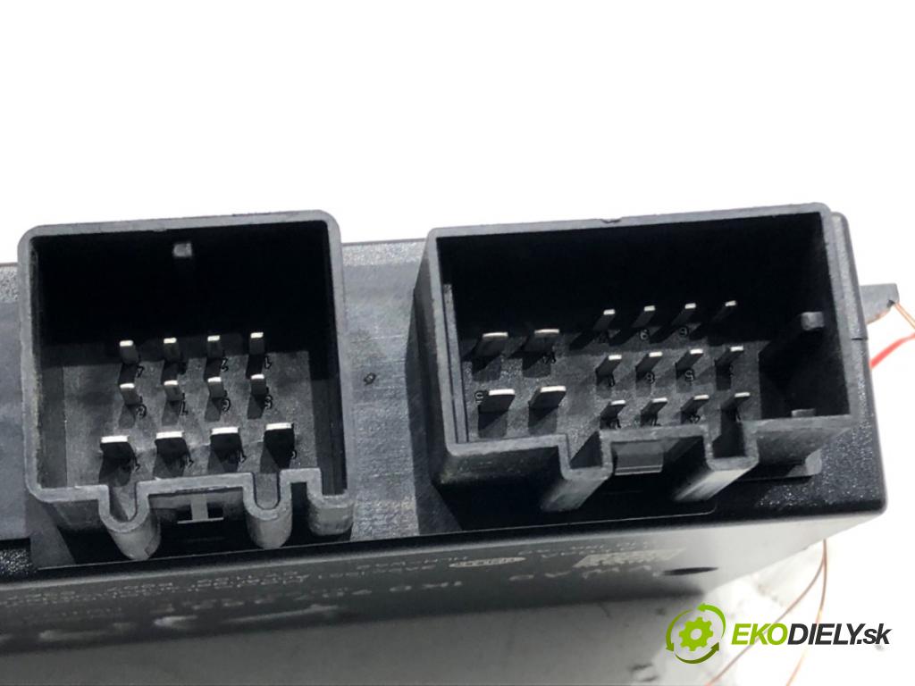 VW PASSAT B6 Variant (3C5) 2005 - 2011    2.0 BlueTDI 105 kW [143 KM] olej napędowy 2009 - 2010  Modul ťažného oka 1K0907383F (Ostatné)