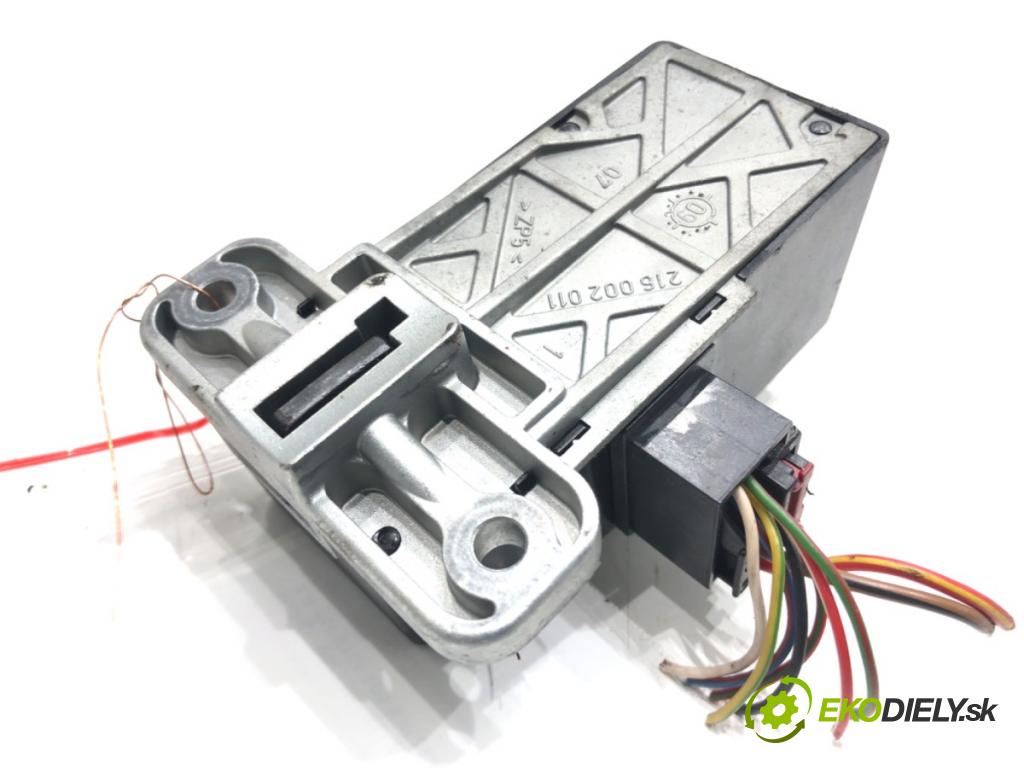 VW PASSAT B6 Variant (3C5) 2005 - 2011    2.0 BlueTDI 105 kW [143 KM] olej napędowy 2009 - 2010  blokáda volantu 3C0905861H (Ostatné)