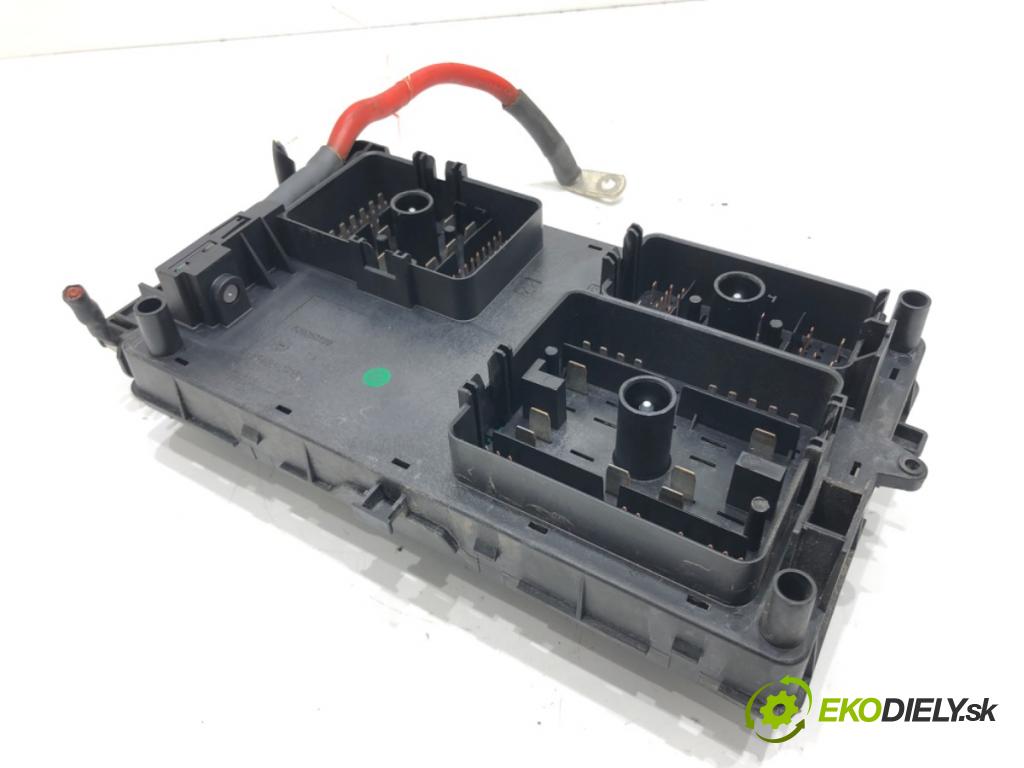 OPEL INSIGNIA A Sports Tourer (G09) 2008 - 2017    2.0 CDTI (35) 125 kW [170 KM] olej napędowy 2014 - 2016  modul BSI 13222782 (Pojistkové skříňky)