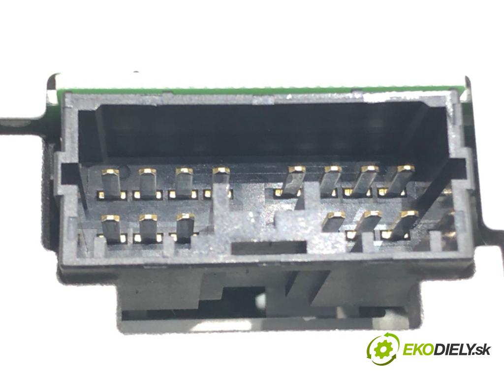 MITSUBISHI COLT VI (Z3_A, Z2_A) 2002 - 2012    1.1 55 kW [75 KM] benzyna 2004 - 2012  RADIO 8701A150HA (Audio zariadenia)