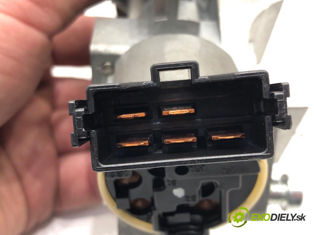 MITSUBISHI COLT VI (Z3_A, Z2_A) 2002 - 2012    1.1 55 kW [75 KM] benzyna 2004 - 2012  spinačka 4408A040 (Spínacie skrinky a kľúče)