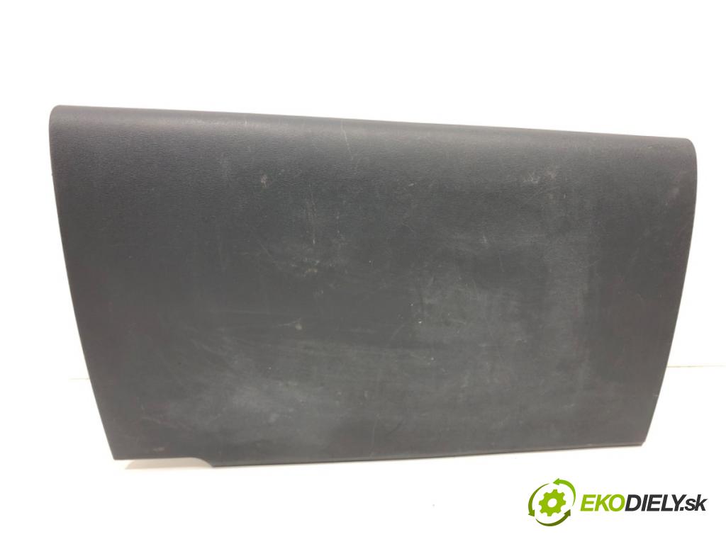 MITSUBISHI COLT VI (Z3_A, Z2_A) 2002 - 2012    1.1 55 kW [75 KM] benzyna 2004 - 2012  Priehradka, kastlík spolujazdca  (Priehradky, kastlíky)