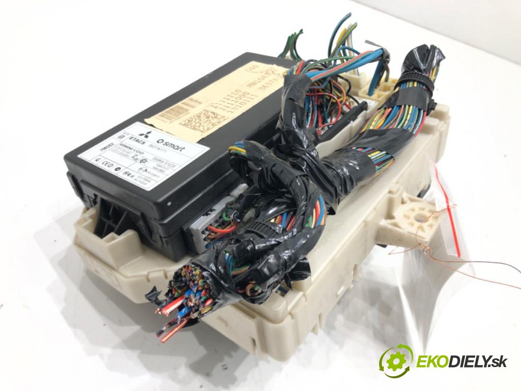 MITSUBISHI COLT VI (Z3_A, Z2_A) 2002 - 2012    1.1 55 kW [75 KM] benzyna 2004 - 2012  modul BSI  (Pojistkové skříňky)