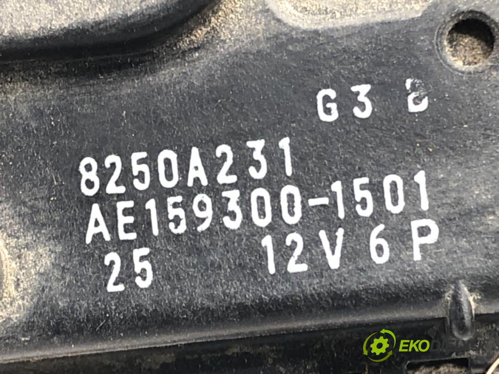 MITSUBISHI COLT VI (Z3_A, Z2_A) 2002 - 2012    1.1 55 kW [75 KM] benzyna 2004 - 2012  Mechanizmus stieračov predný 8250A231 (Motorčeky stieračov predné)