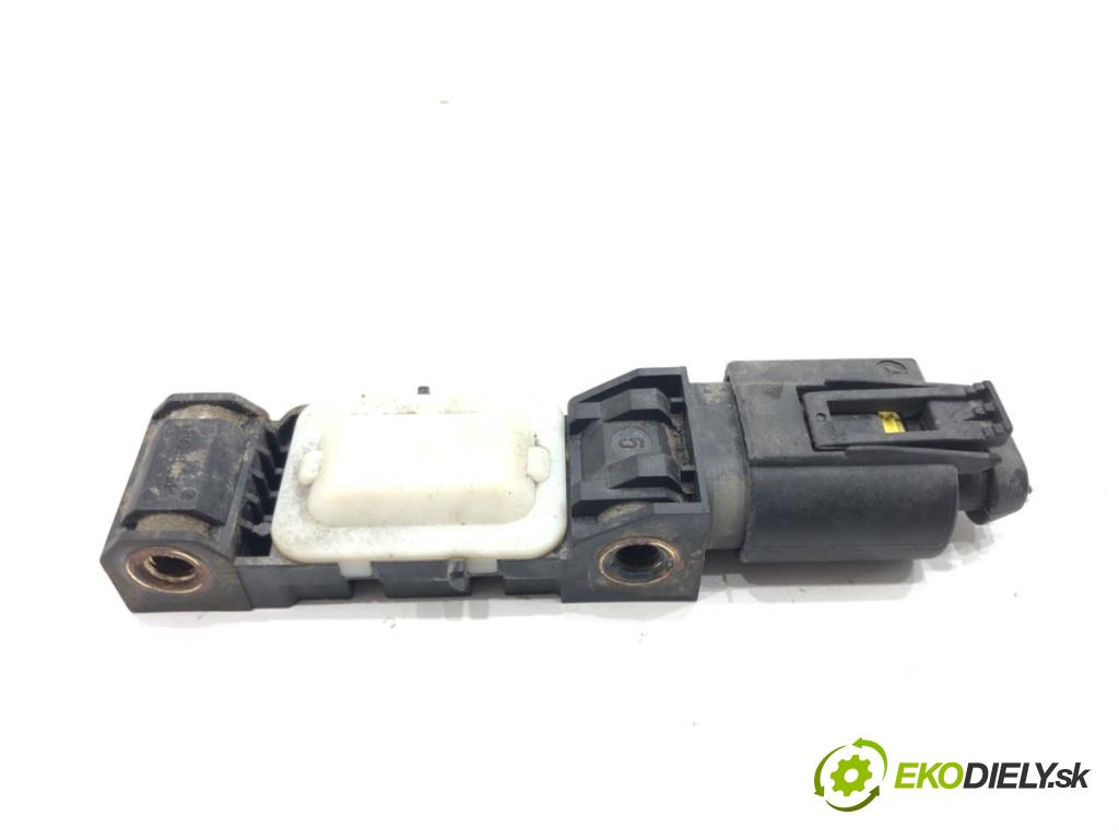 MITSUBISHI COLT VI (Z3_A, Z2_A) 2002 - 2012    1.1 55 kW [75 KM] benzyna 2004 - 2012  Snímač nárazu A4545400017 (Snímače nárazu)