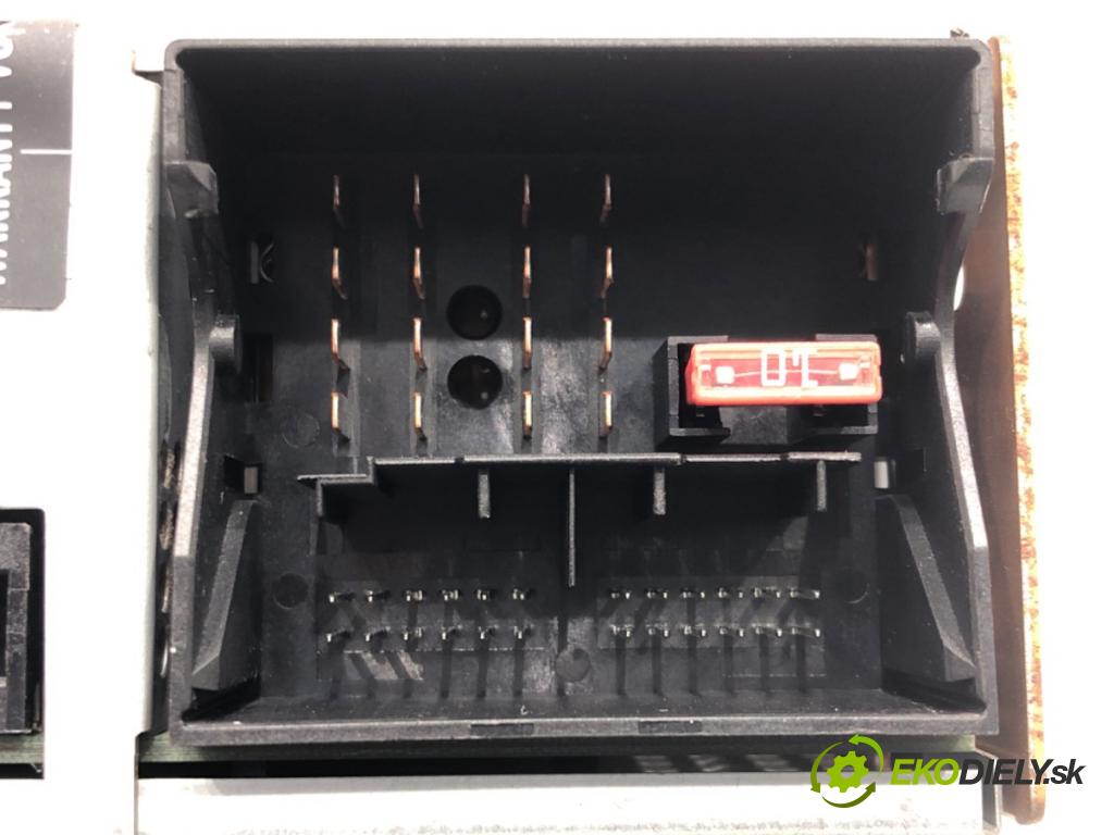 AUDI A6 C6 Avant (4F5) 2004 - 2011    2.0 TFSI 125 kW [170 KM] benzyna 2005 - 2011  Menič CD 4F0035729D (CD meniče)