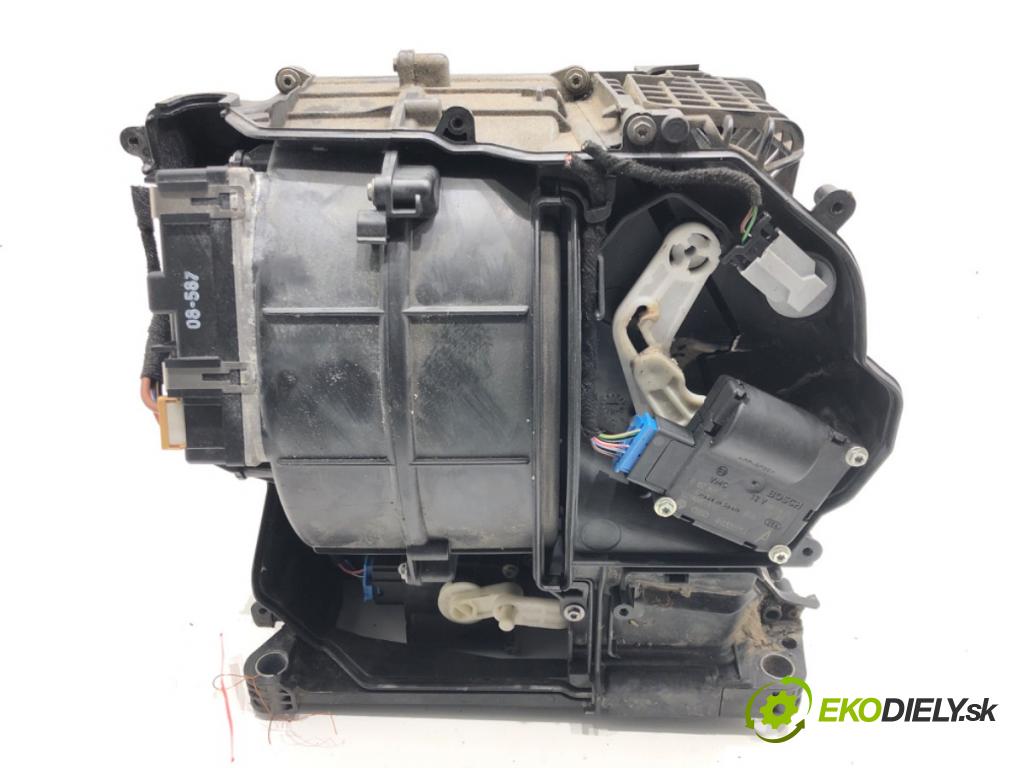 AUDI A6 C6 Avant (4F5) 2004 - 2011    2.0 TFSI 125 kW [170 KM] benzyna 2005 - 2011  topení 4F0820521A
