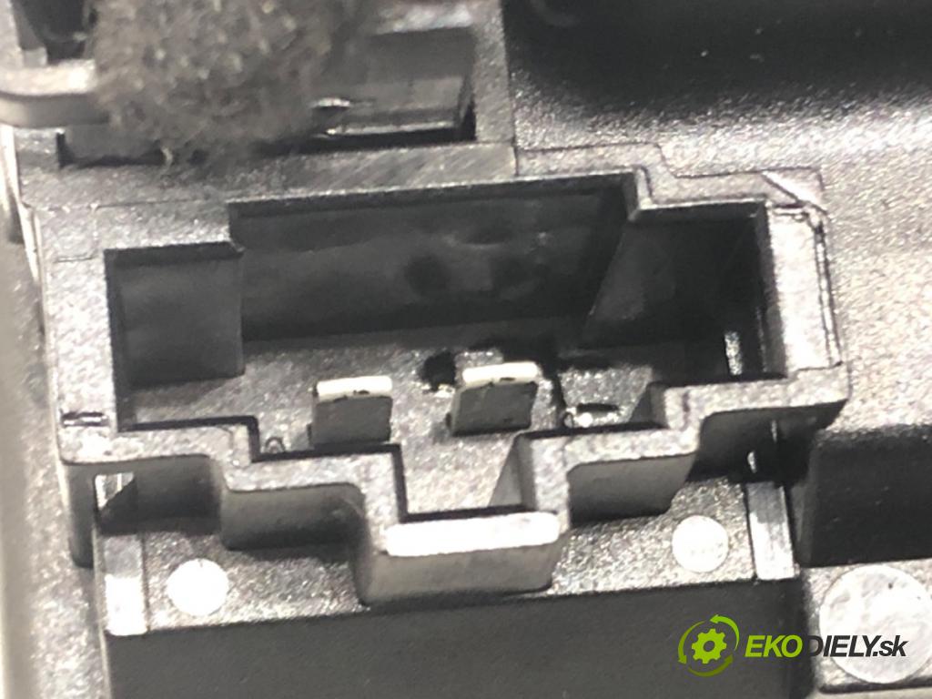 AUDI A6 C6 Avant (4F5) 2004 - 2011    2.0 TFSI 125 kW [170 KM] benzyna 2005 - 2011  spinačka 4F0909131D (Spínacie skrinky a kľúče)