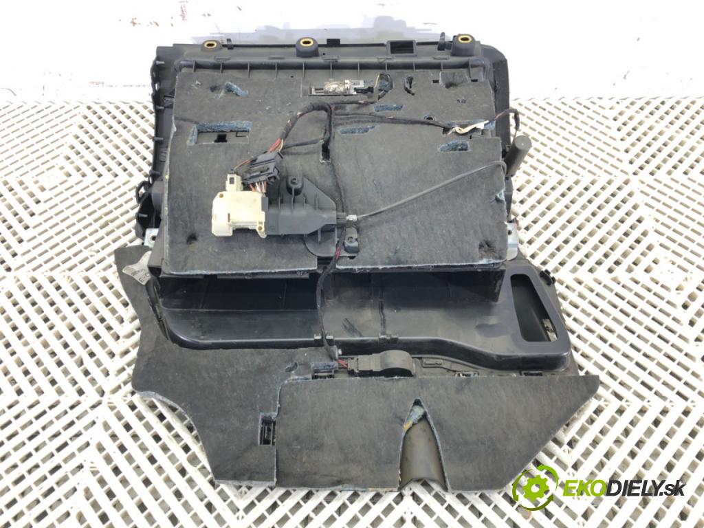 AUDI A6 C6 Avant (4F5) 2004 - 2011    2.0 TFSI 125 kW [170 KM] benzyna 2005 - 2011  Priehradka, kastlík spolujazdca  (Priehradky, kastlíky)