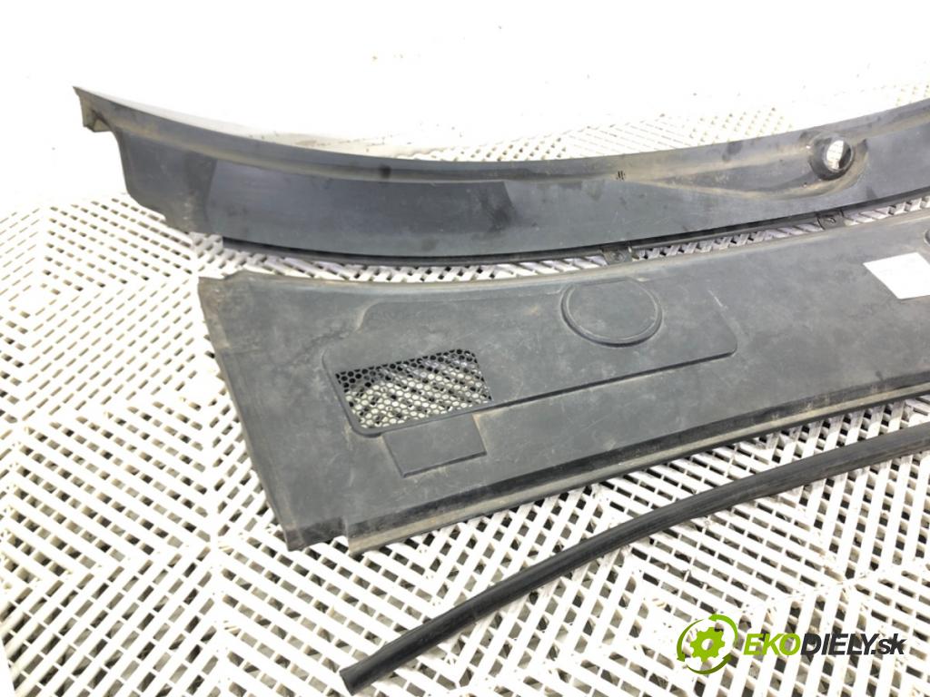 AUDI A6 C6 Avant (4F5) 2004 - 2011    2.0 TFSI 125 kW [170 KM] benzyna 2005 - 2011  Torpédo, plast pod čelné okno 4F1819403 (Torpéda)