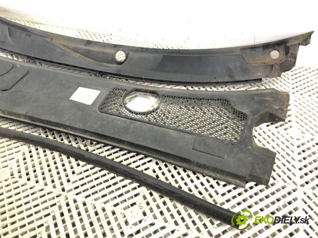 AUDI A6 C6 Avant (4F5) 2004 - 2011    2.0 TFSI 125 kW [170 KM] benzyna 2005 - 2011  Torpédo, plast pod čelné okno 4F1819403 (Torpéda)