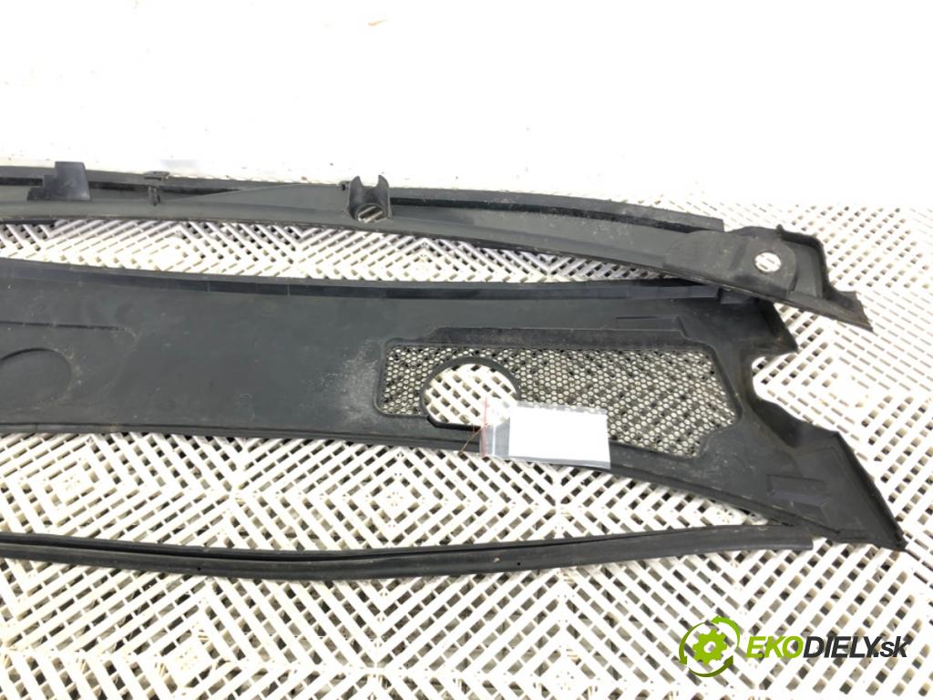 AUDI A6 C6 Avant (4F5) 2004 - 2011    2.0 TFSI 125 kW [170 KM] benzyna 2005 - 2011  Torpédo, plast pod čelné okno 4F1819403 (Torpéda)