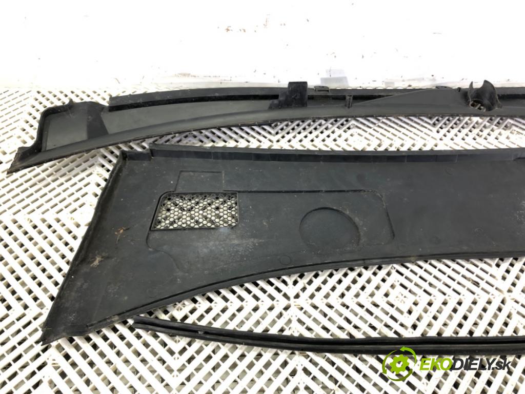 AUDI A6 C6 Avant (4F5) 2004 - 2011    2.0 TFSI 125 kW [170 KM] benzyna 2005 - 2011  Torpédo, plast pod čelné okno 4F1819403 (Torpéda)