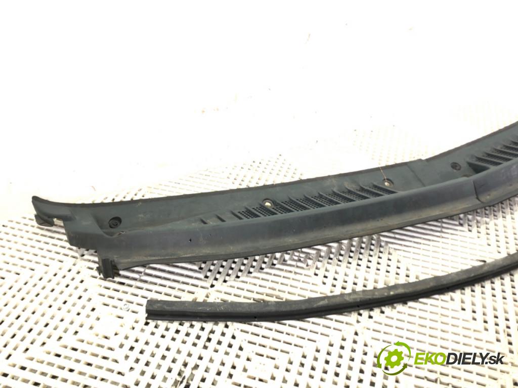 LAND ROVER FREELANDER I (L314) 1998 - 2006    1.8 16V 4x4 86 kW [117 KM] benzyna 1998 - 2006  Torpédo, plast pod čelné okno  (Torpéda)