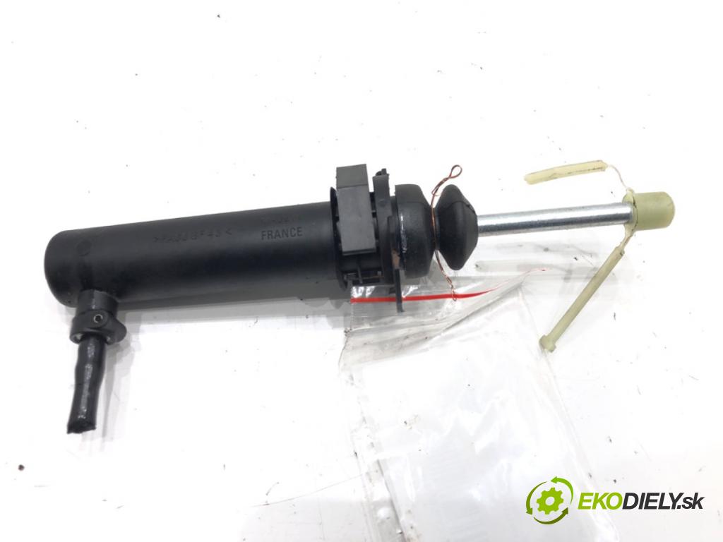 LAND ROVER FREELANDER I (L314) 1998 - 2006    1.8 16V 4x4 86 kW [117 KM] benzyna 1998 - 2006  Spojkový valec pumpa spojky  (Valce a ložiská)