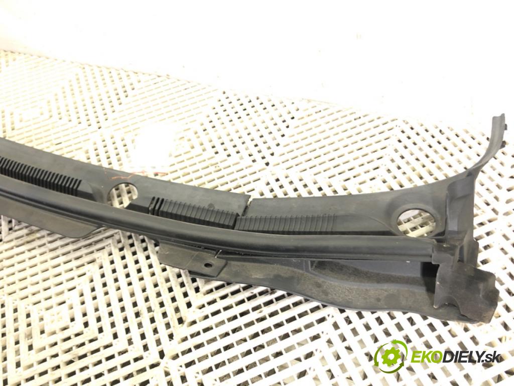 CHEVROLET SPARK (M300) 2009 - 2022    1.0 50 kW [68 KM] benzyna 2010 - 2022  Torpédo, plast pod čelné okno 95965230 (Torpéda)