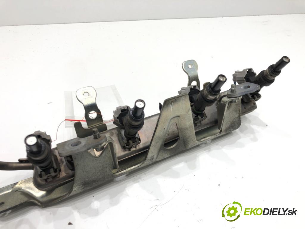 NISSAN QASHQAI / QASHQAI +2 I (J10, NJ10, JJ10E) 2006 - 2014    1.6 84 kW [114 KM] benzyna 2007 - 2013  Lišta vstrekovacia FBY1160 (Vstrekovacie lišty)