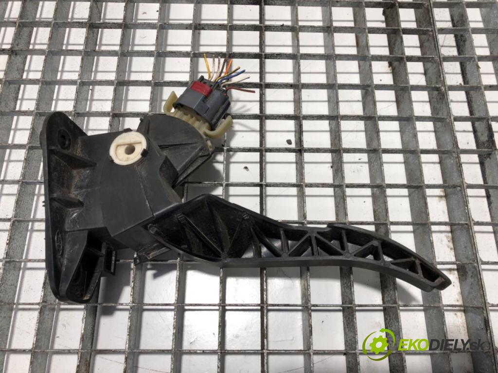 FORD TRANSIT Autobus (FD_ _, FB_ _, FS_ _, FZ_ _, FC_ _) 2000 - 2006    2.0 DI (F_E_, F_F_, F_G_) 63 kW [86 KM] olej napędowy 2000 - 2006  Potenciometer plynu IC119F836AC (Pedále)