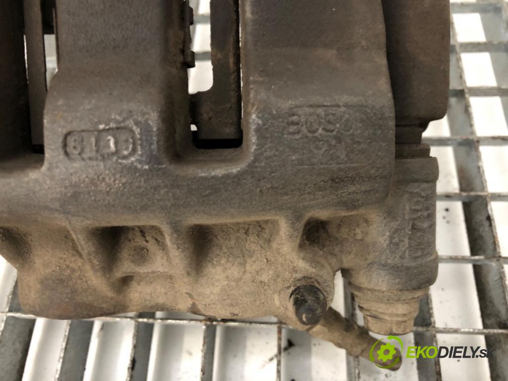 RENAULT MASTER II Autobus (JD) 1998 - 2022    2.2 dCI 90 66 kW [90 KM] olej napędowy 2000 - 2022  Brzdič strmeň pravy predný