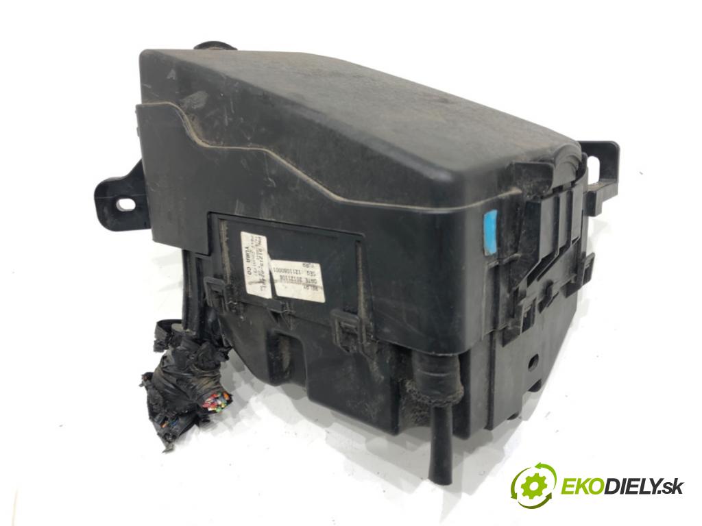 KIA CEED (JD) 2012 - 2018    1.6 CRDi 128 94 kW [128 KM] olej napędowy 2012 - 2018  skříňka poistková 91951-3X130 (Pojistkové skříňky)