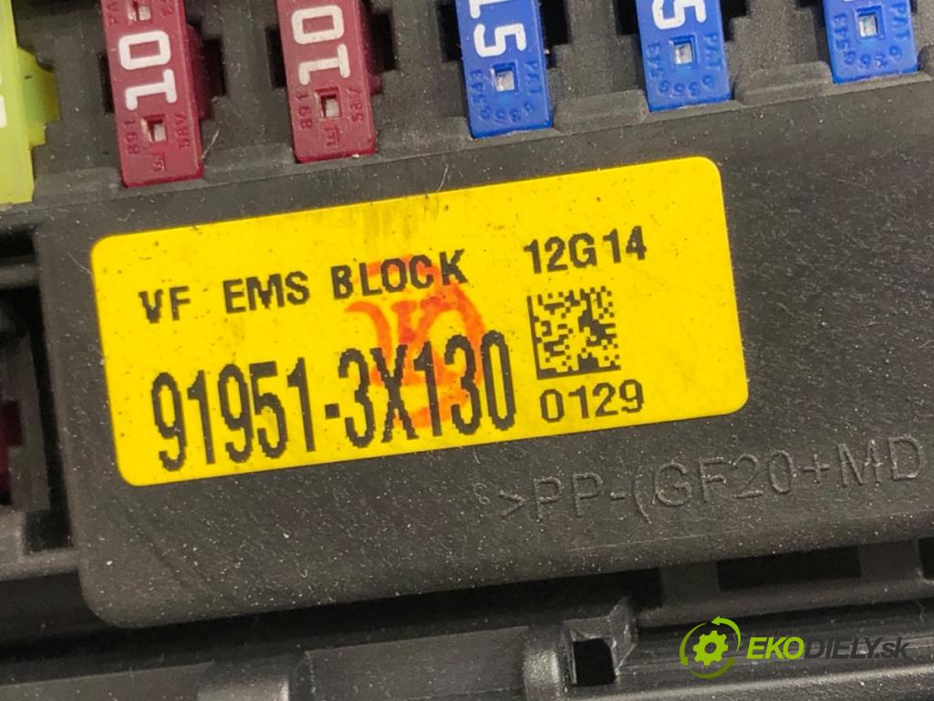 KIA CEED (JD) 2012 - 2018    1.6 CRDi 128 94 kW [128 KM] olej napędowy 2012 - 2018  skříňka poistková 91951-3X130 (Pojistkové skříňky)