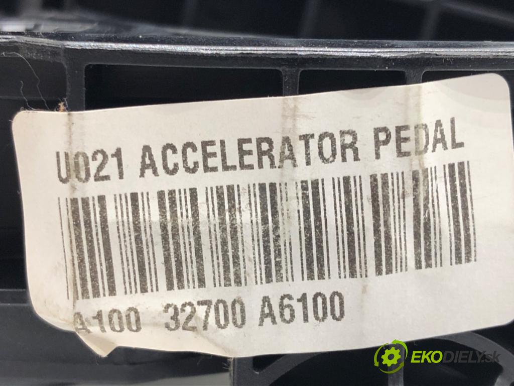 KIA CEED (JD) 2012 - 2018    1.6 CRDi 128 94 kW [128 KM] olej napędowy 2012 - 2018  potenciometr plynového pedálu 32700-A6100 (Pedály)