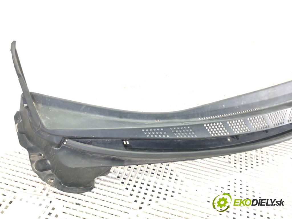 KIA CEED (JD) 2012 - 2018    1.6 CRDi 128 94 kW [128 KM] olej napędowy 2012 - 2018  Torpédo, plast pod čelné okno 86151-A2000 (Torpéda)