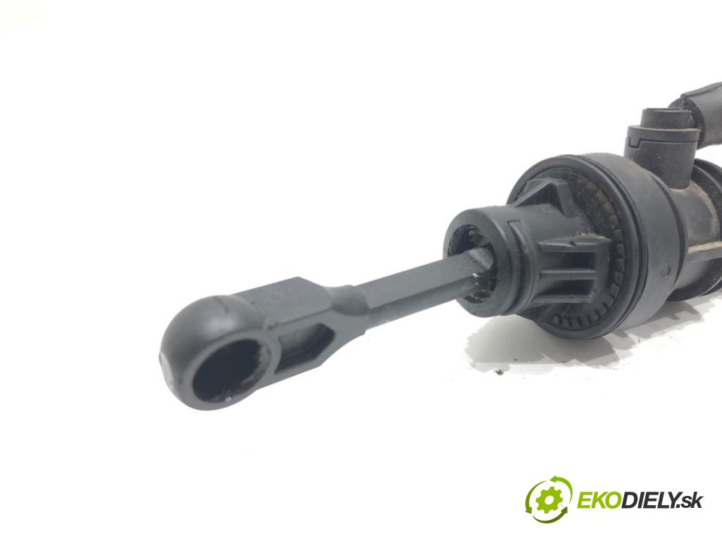 MITSUBISHI ASX (GA_W_) 2009 - 2022    1.8 DI-D 110 kW [150 KM] olej napędowy 2010 - 2022  Spojkový valec pumpa spojky 2345A025 (Valce a ložiská)