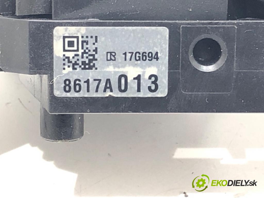 MITSUBISHI ASX (GA_W_) 2009 - 2022    1.8 DI-D 110 kW [150 KM] olej napędowy 2010 - 2022  Prepínač kombinovaný 8617A013 (Prepínače, spínače, tlačidlá a ovládače kúrenia)