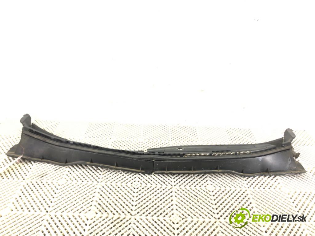 MITSUBISHI ASX (GA_W_) 2009 - 2022    1.8 DI-D 110 kW [150 KM] olej napędowy 2010 - 2022  Torpédo, plast pod čelné okno 7405A435 (Torpéda)