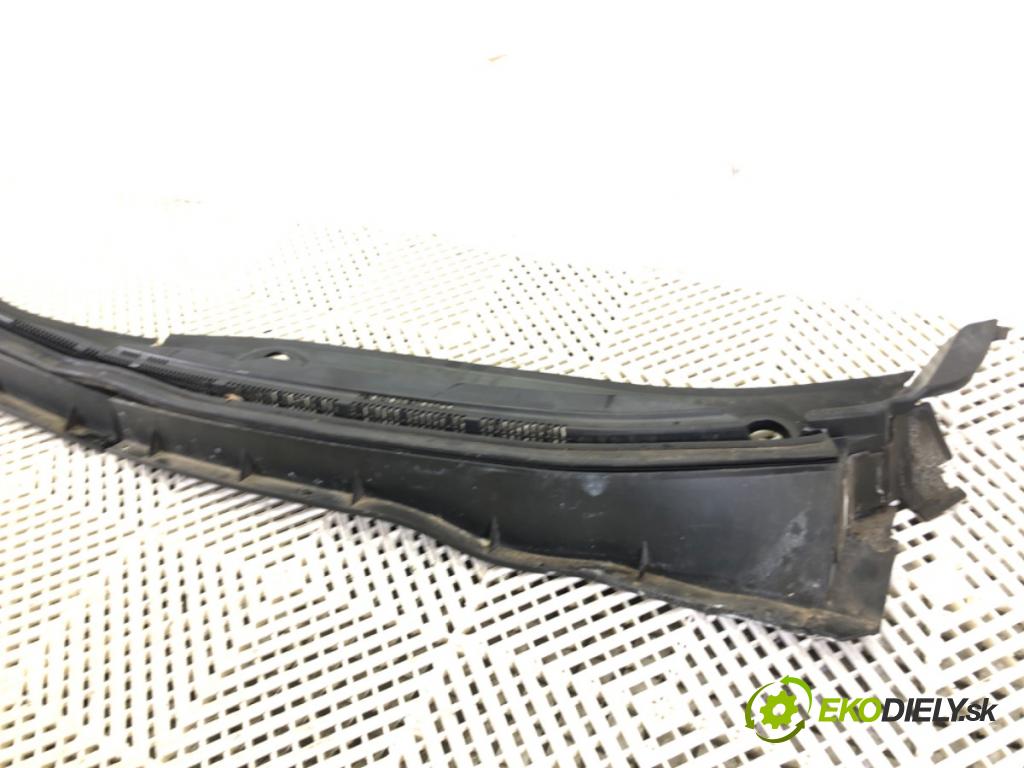 MITSUBISHI ASX (GA_W_) 2009 - 2022    1.8 DI-D 110 kW [150 KM] olej napędowy 2010 - 2022  Torpédo, plast pod čelné okno 7405A435 (Torpéda)