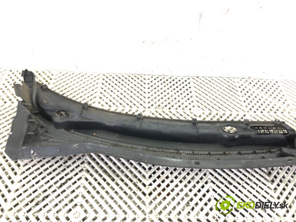 MITSUBISHI ASX (GA_W_) 2009 - 2022    1.8 DI-D 110 kW [150 KM] olej napędowy 2010 - 2022  Torpédo, plast pod čelné okno 7405A435 (Torpéda)