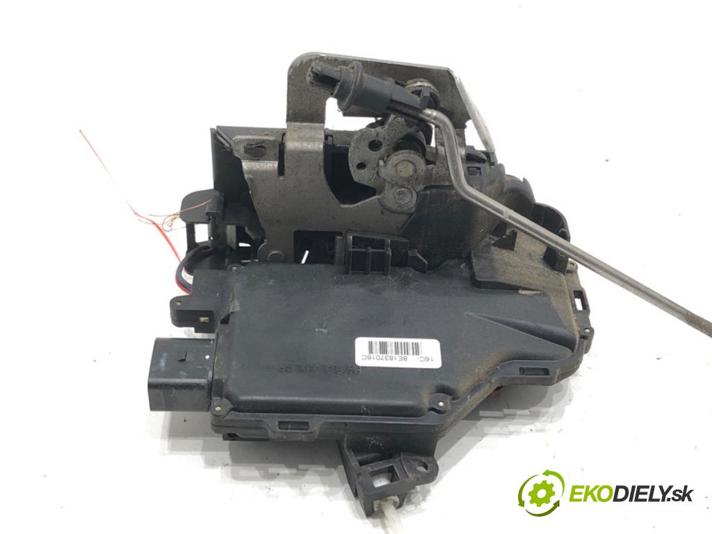 AUDI A4 B6 Avant (8E5) 2000 - 2005    1.9 TDI 96 kW [130 KM] olej napędowy 2001 - 2004  zámok dveře pravý přední část 8E1837016C