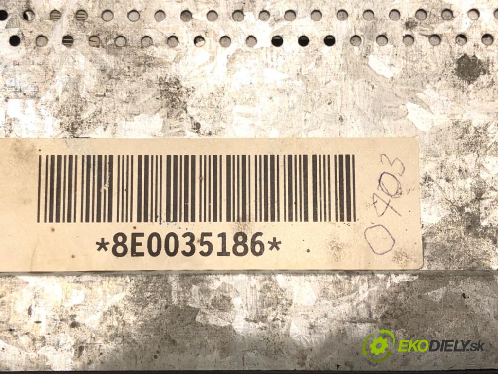 AUDI A4 B6 Avant (8E5) 2000 - 2005    1.9 TDI 96 kW [130 KM] olej napędowy 2001 - 2004  RADIO 8E0035186 (Audio zariadenia)