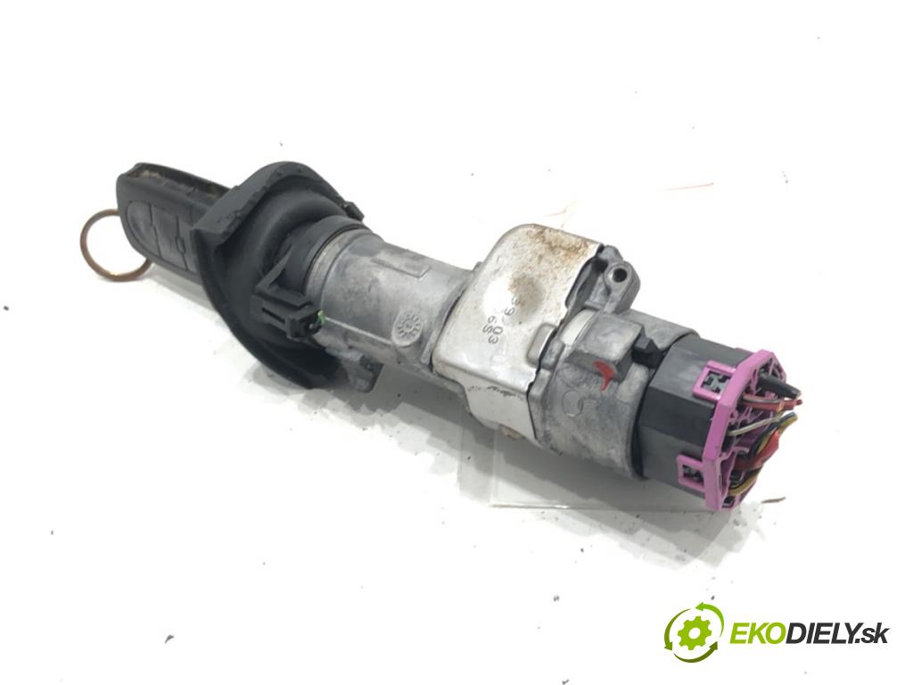 AUDI A4 B6 Avant (8E5) 2000 - 2005    1.9 TDI 96 kW [130 KM] olej napędowy 2001 - 2004  spinačka 4B0905851G (Spínacie skrinky a kľúče)