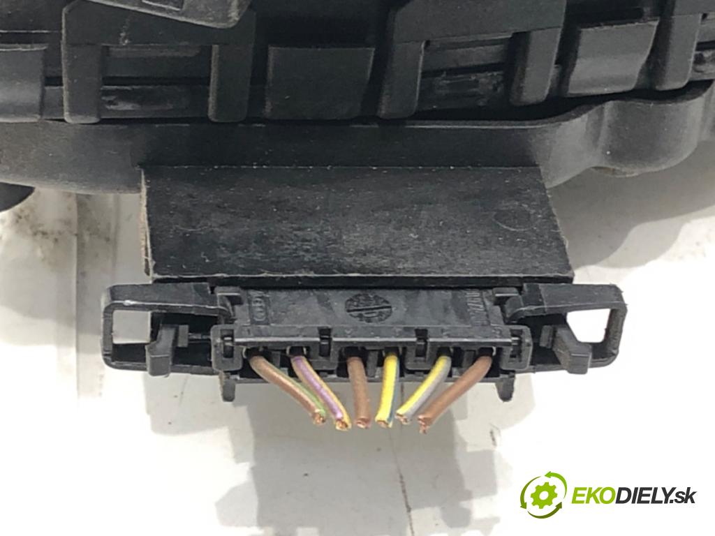 AUDI A4 B6 Avant (8E5) 2000 - 2005    1.9 TDI 96 kW [130 KM] olej napędowy 2001 - 2004  Potenciometer plynu 8E1721523B (Pedále)