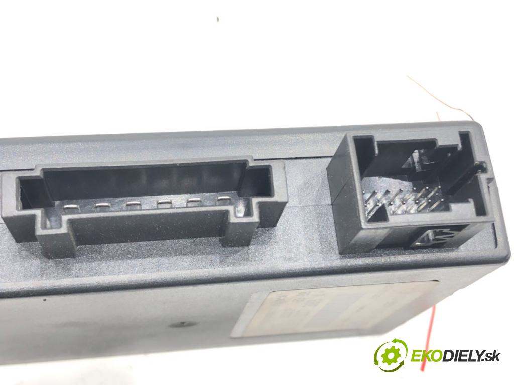 AUDI A4 B6 Avant (8E5) 2000 - 2005    1.9 TDI 96 kW [130 KM] olej napędowy 2001 - 2004  Modul ťažného oka 8E0907383A (Ostatné)