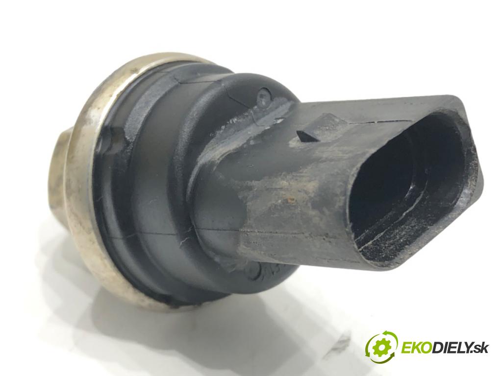 AUDI A4 B6 Avant (8E5) 2000 - 2005    1.9 TDI 96 kW [130 KM] olej napędowy 2001 - 2004  snímač klimatizace 8E0959126 (Snímače)