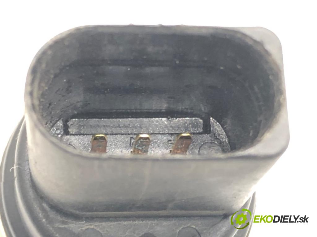 AUDI A4 B6 Avant (8E5) 2000 - 2005    1.9 TDI 96 kW [130 KM] olej napędowy 2001 - 2004  snímač klimatizace 8E0959126 (Snímače)