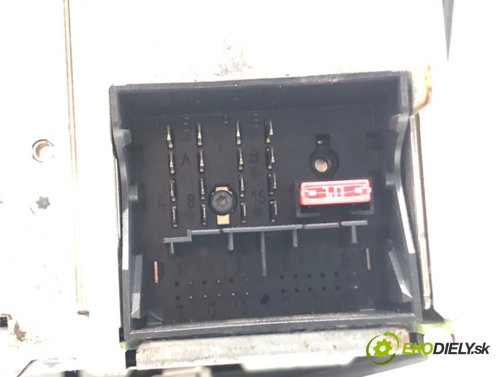 SEAT LEON (1P1) 2005 - 2013    1.6 75 kW [102 KM] benzyna 2005 - 2012  RADIO 1P1035186B (Audio zariadenia)