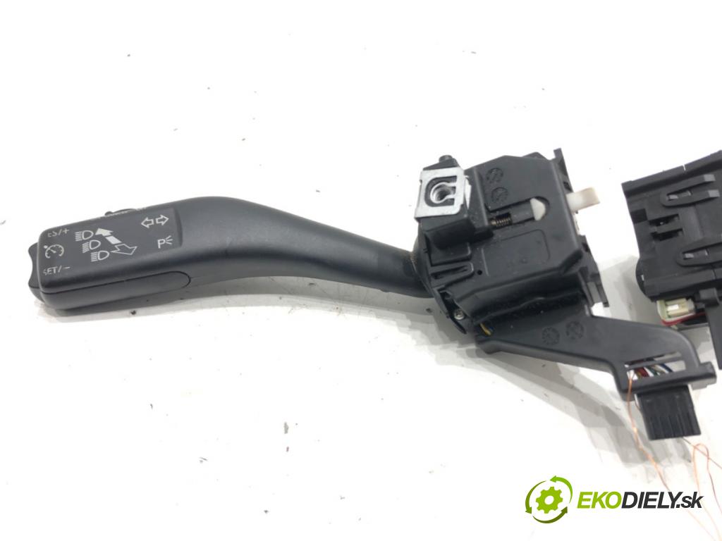 SEAT LEON (1P1) 2005 - 2013    1.6 75 kW [102 KM] benzyna 2005 - 2012  Prepínač kombinovaný 1K0953513F (Prepínače, spínače, tlačidlá a ovládače kúrenia)