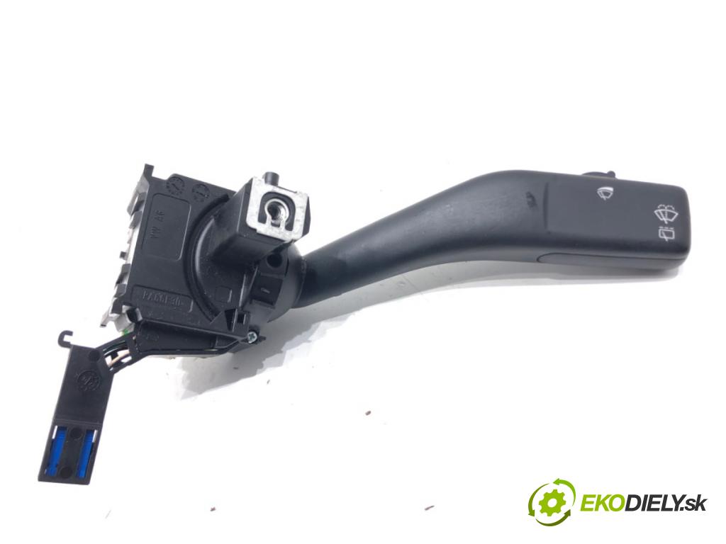 SEAT LEON (1P1) 2005 - 2013    1.6 75 kW [102 KM] benzyna 2005 - 2012  Prepínač kombinovaný 1K0953513F (Prepínače, spínače, tlačidlá a ovládače kúrenia)