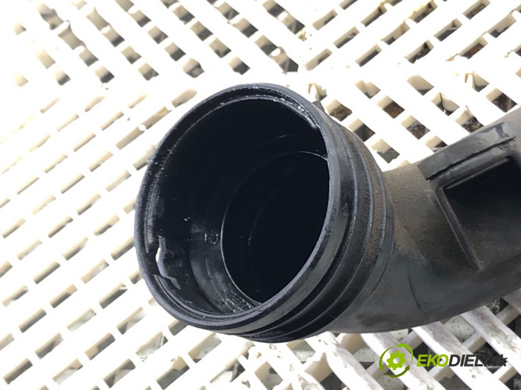 VW PASSAT B6 (3C2) 2005 - 2010    1.9 TDI 77 kW [105 KM] olej napędowy 2005 - 2010  Rúra turba 1K0145770B