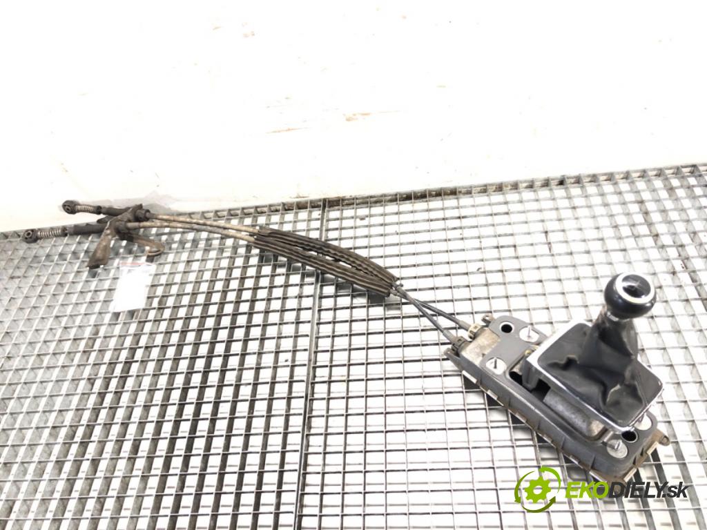 VW PASSAT B6 (3C2) 2005 - 2010    1.9 TDI 77 kW [105 KM] olej napędowy 2005 - 2010  Kulisa 1K0711061A (Rýchlostné páky / kulisy)