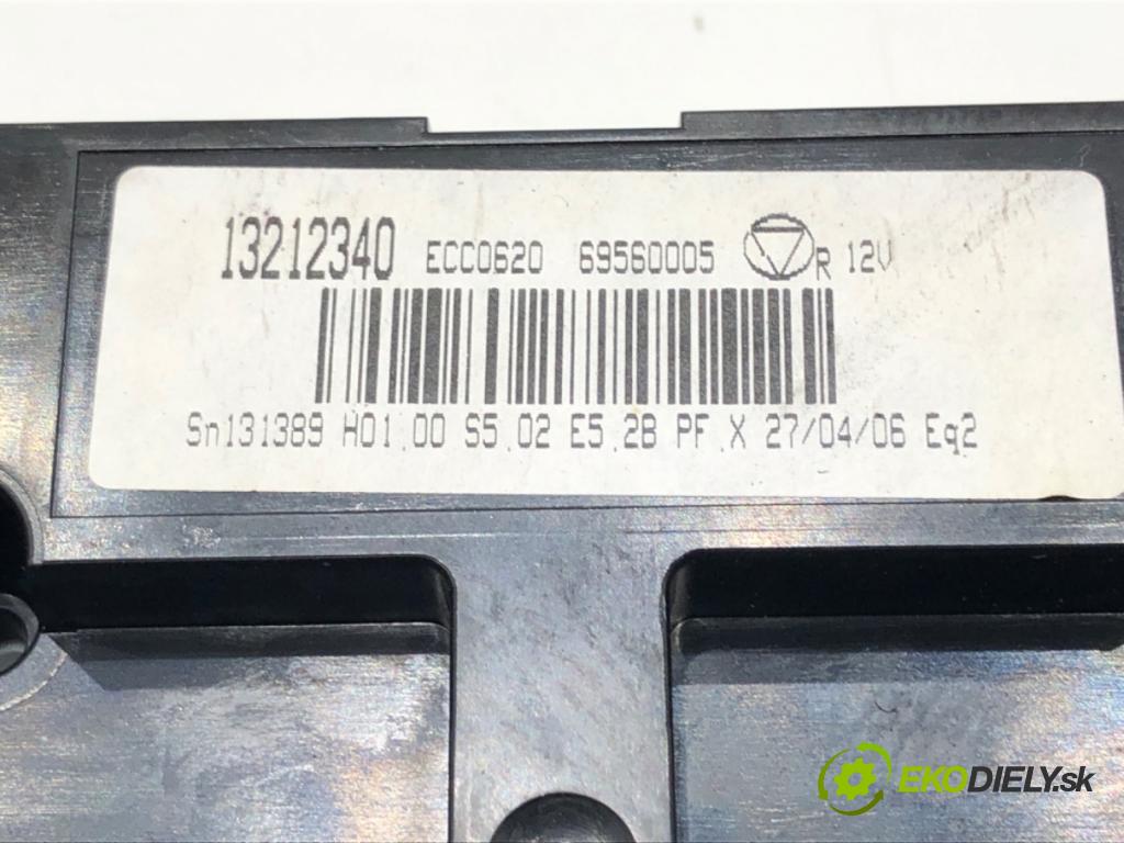 OPEL VECTRA C (Z02) 2002 - 2009    1.9 CDTI (F69) 88 kW [120 KM] olej napędowy 2004 - 2009  Panel ovládania kúrenia 13212340 (Prepínače, spínače, tlačidlá a ovládače kúrenia)