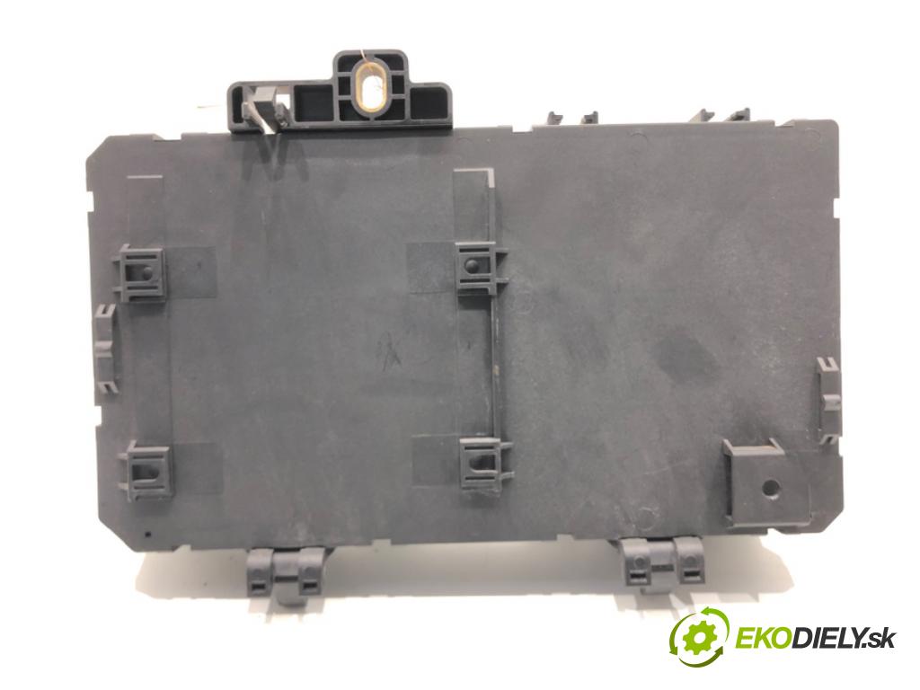 OPEL ASTRA H (A04) 2004 - 2014    1.6 (L48) 77 kW [105 KM] benzyna 2004 - 2010  modul BSI 13206762 (Pojistkové skříňky)